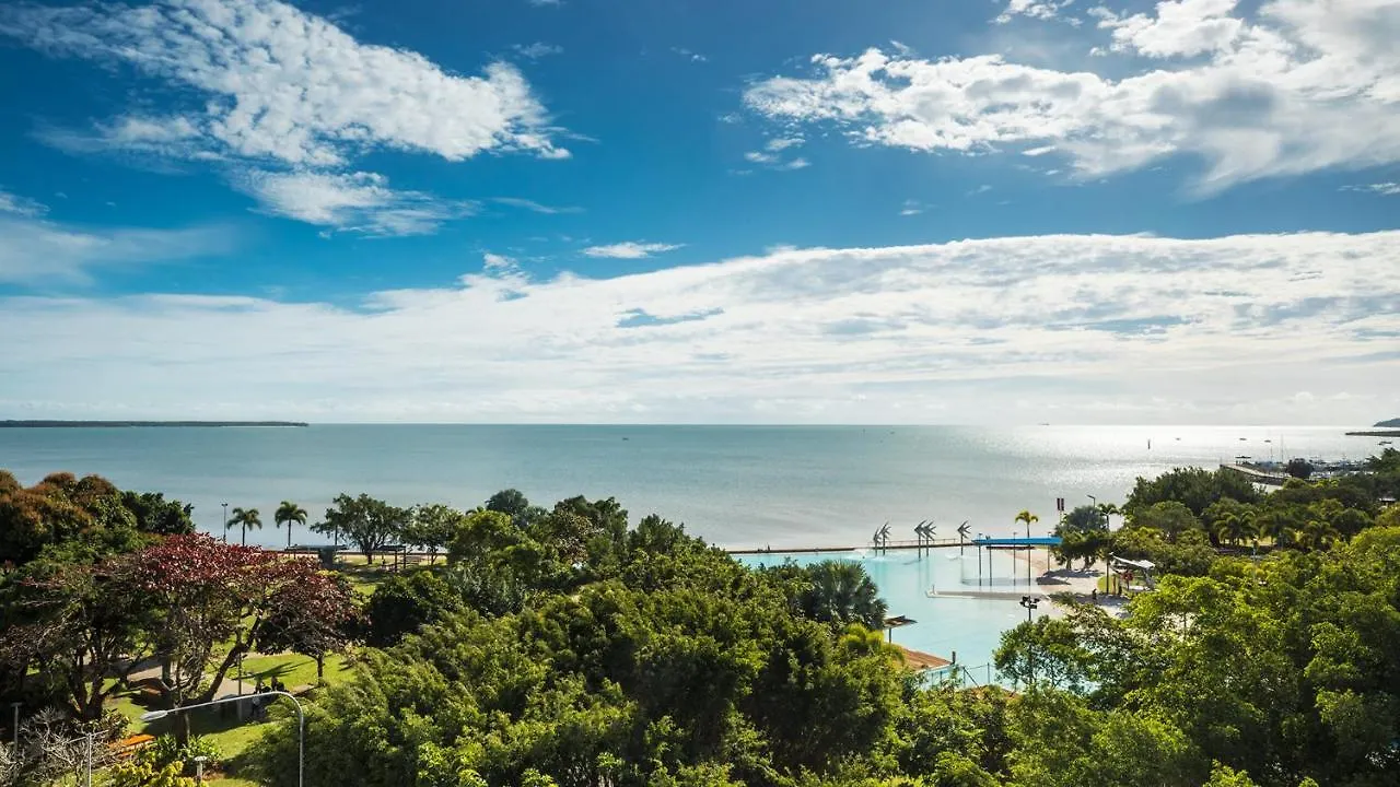 Oaks Cairns Hotel