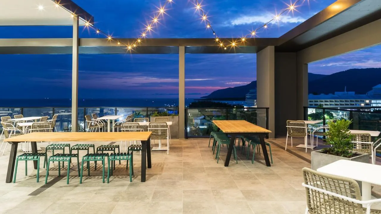 Oaks Cairns Hotel