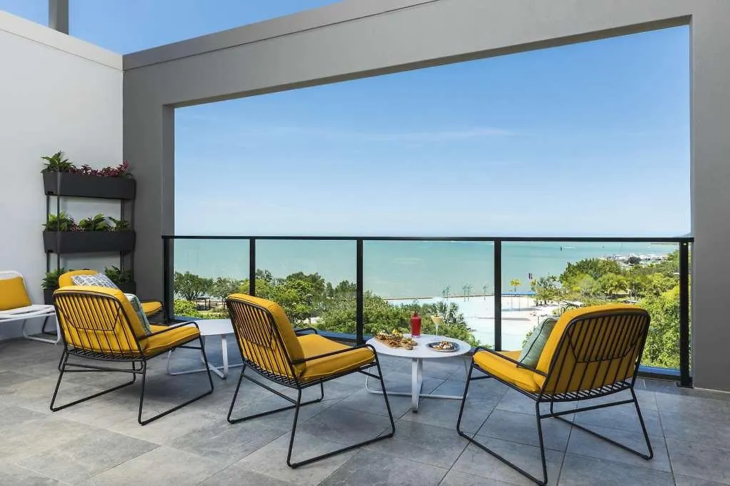 Oaks Cairns Hotel 4*,