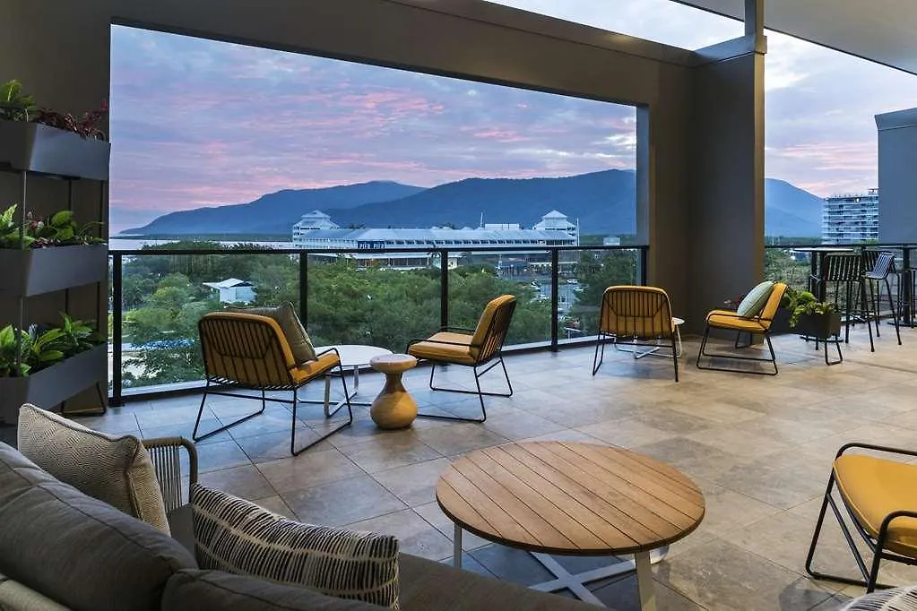 Oaks Cairns Hotel