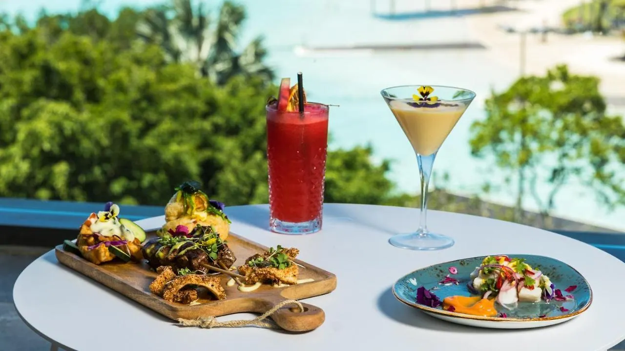 ****  Oaks Cairns Hotel Australia
